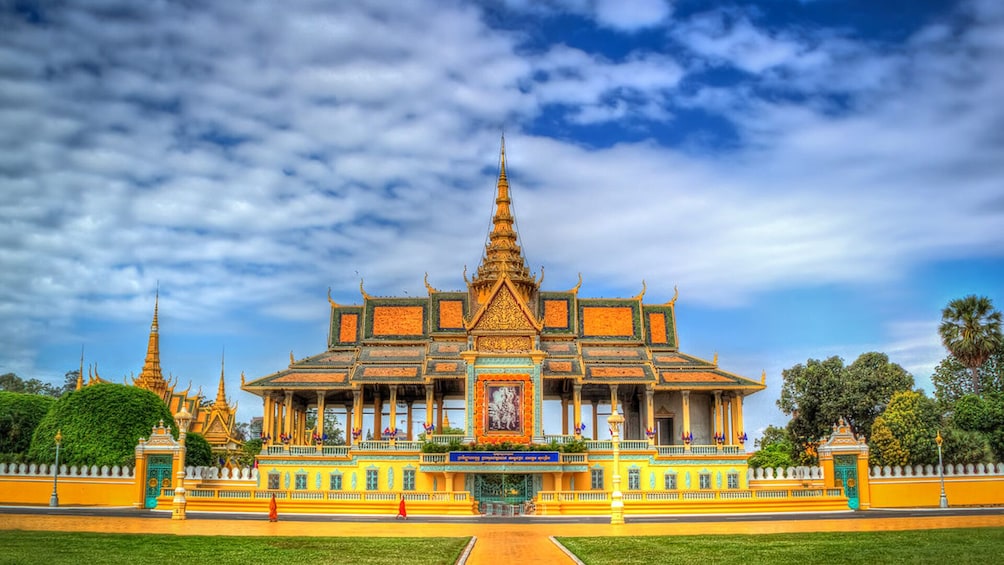 4-DAYS PHNOM PENH - SIEMREAP PACKAGE
