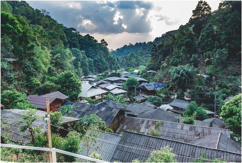 2 Day Chiang Mai - Mae Kampong Village Tour
