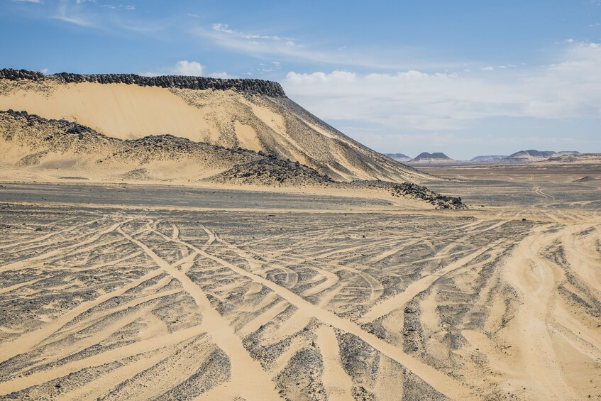 Cairo: 2-Day Bahariya Oasis Camp and Desert Tour