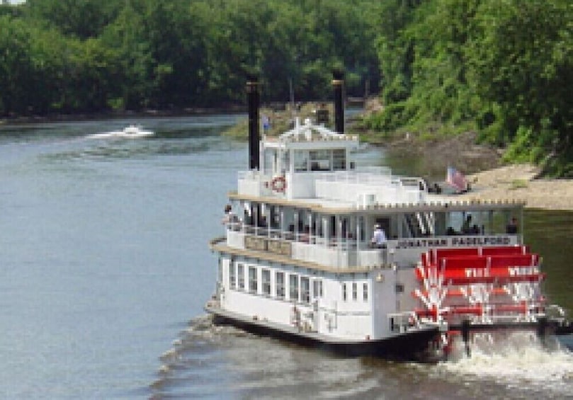 Minneapolis Tour & Mississippi River Cruise