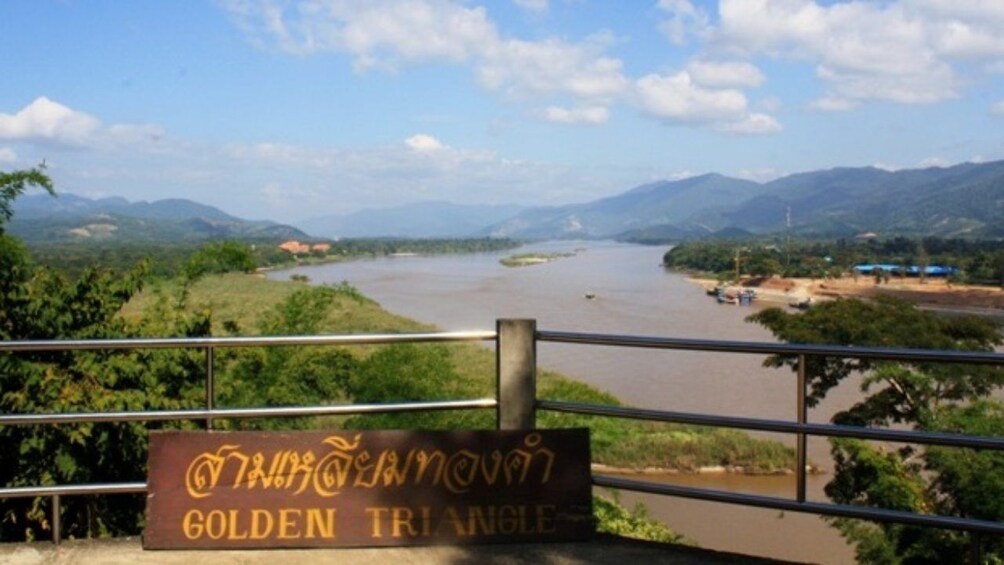 14-DAYS BANGKOK - CHIANG RAI - GOLDEN TRIANGLE - KOH CHANG