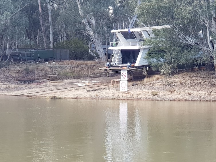 Show item 5 of 10. Bendigo, Echuca & The Mighty Murray