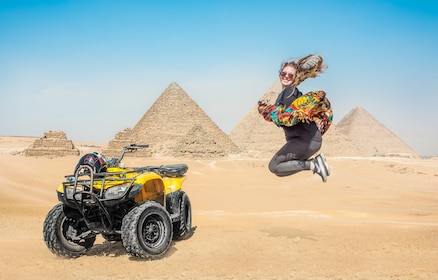 Le Caire : Excursion combinée en quad et à dos de chameau autour des pyrami...
