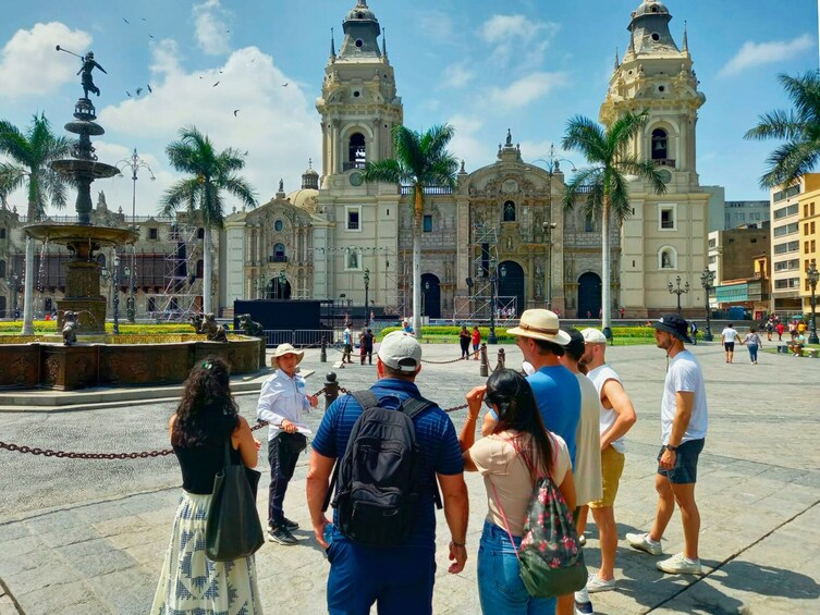 Lima Walking City Tour and Catabombs