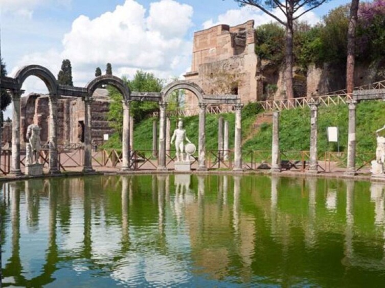 Tivoli Hadrian's Villa and Villa D'Este Half Day Tour