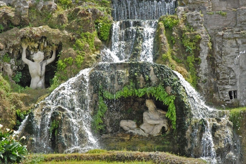Tivoli Hadrian's Villa and Villa D'Este Half Day Tour