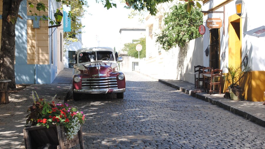 2-Days and 1 Night in Colonia de Sacramento from Buenos Aires