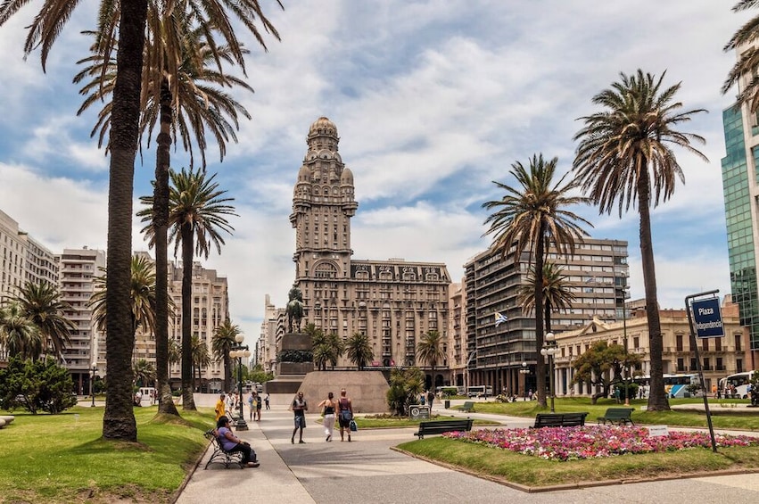 2-Days and 1 Night in Montevideo from Buenos Aires