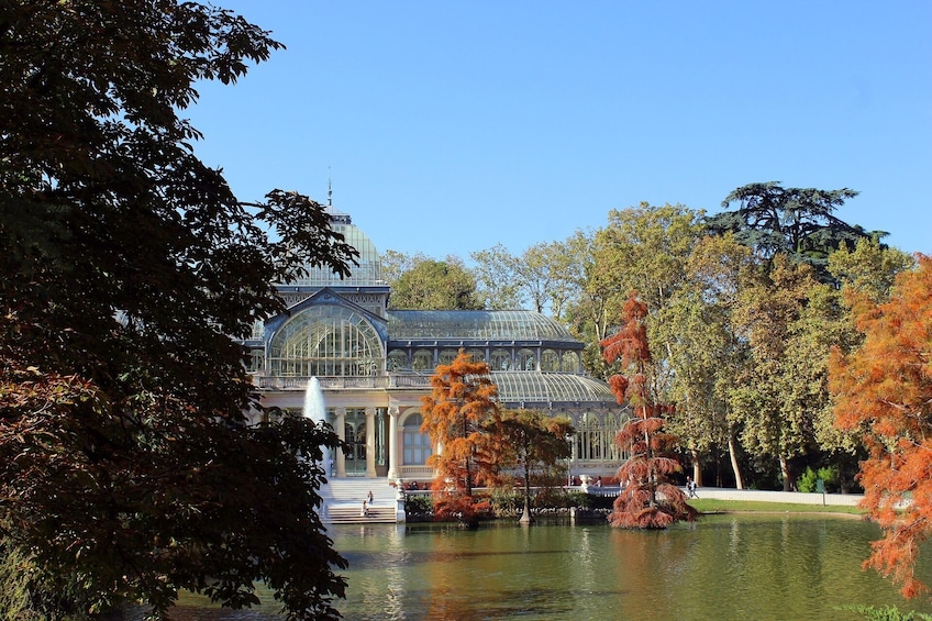 Private tour to Cibeles Palace and Retiro Park