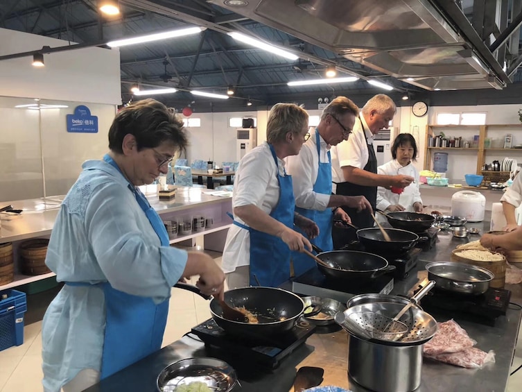 Private Wet Market Tour & Chinese Cooking Course