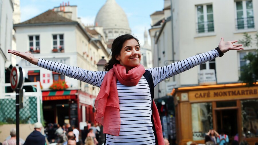 Montmartre District: Interactive Self-Guided Walking Tour