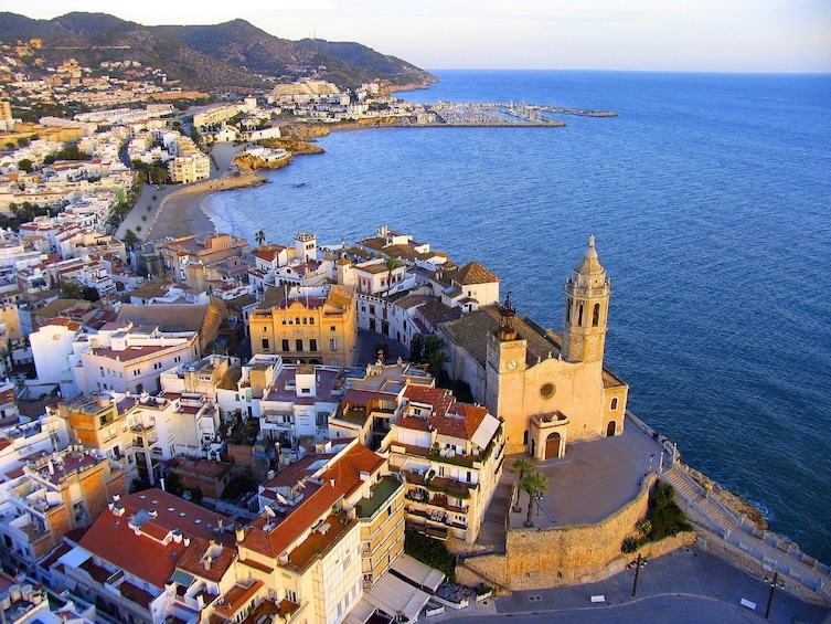 Private tour to Sitges and Girona from Barcelona