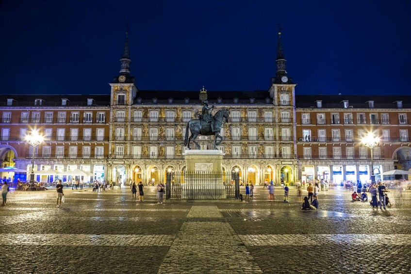 Private tour to Madrid at night with optional Flamenco Show 