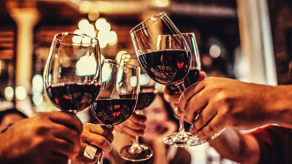 Malbec Wine and Urban Art Experience Tour in Buenos Aires