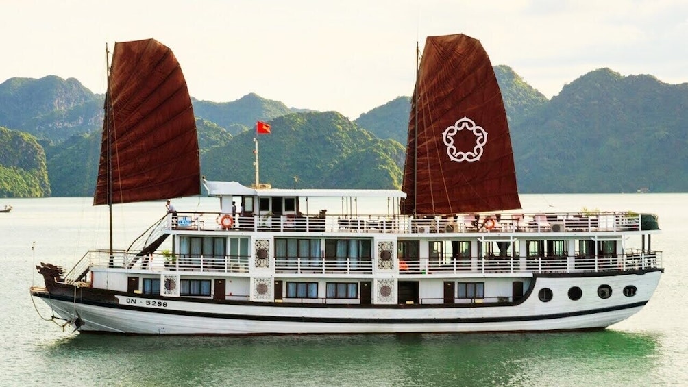 2-DAYS WITH APRICOT CRUISE - HALONG BAY