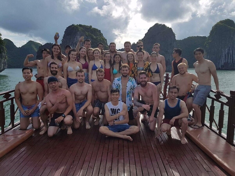 4-DAY HALONG SAILS WITH 1 NIGHT HOTEL 2 NIGHTS ON BOARD