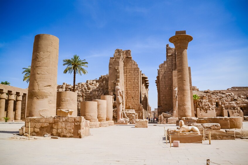 From Cairo: Luxor Guided Tour with Overnight 1st Class Bus