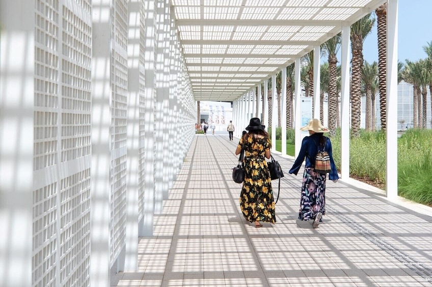 From Dubai: Abu Dhabi City Sightseeing Tour & Sheikh Zayed Mosque