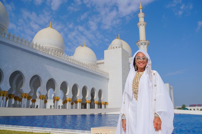 From Dubai: Abu Dhabi City Sightseeing Tour & Sheikh Zayed Mosque