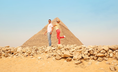 Kairo Tur Piramida Setengah Hari yang Romantis dengan Fotografer