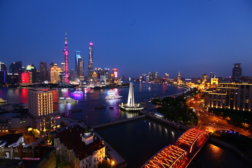 Private Evening City Lights & Huangpu River Cruise