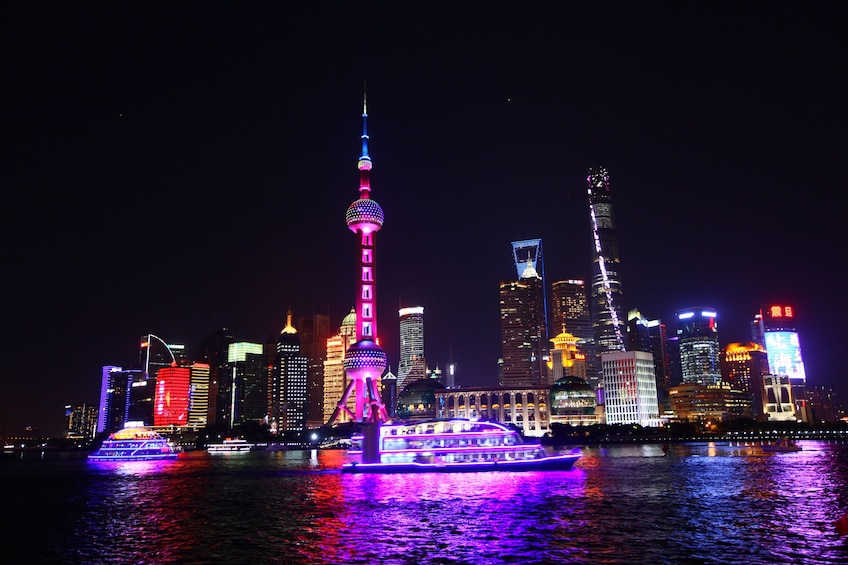 Private Evening City Lights & Huangpu River Cruise