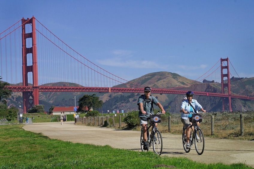 Muir Woods and Sausalito Tour (Ferry & Bike Options Available)