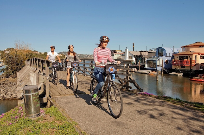 Muir Woods and Sausalito Tour (Ferry & Bike Options Available)