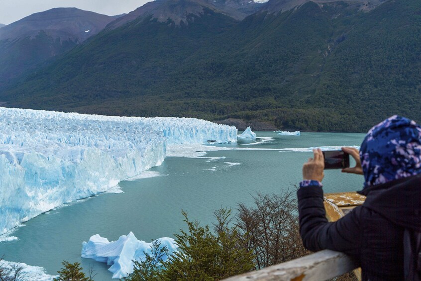 Private Full-Day Perito Moreno Glacier Tour with Optional Flights from BA