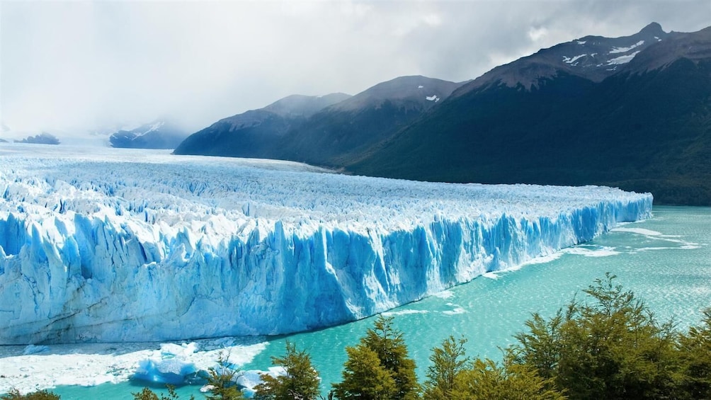 Private Full Day to El Calafate with Airfare from Buenos Air