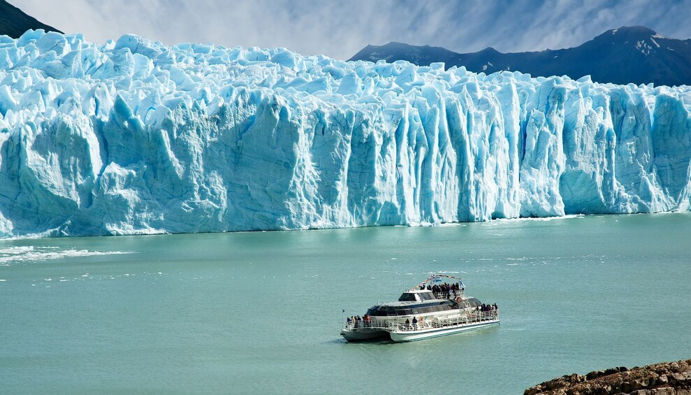 Private Full Day to El Calafate with Airfare from Buenos Air