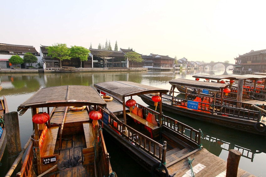 Private Half-Day Zhujiajiao Water Village & Boat Ride