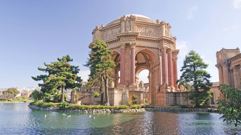 Day view of the Palace of Fine Arts Theatre, a
Performing Arts Theaterin San Francisco 