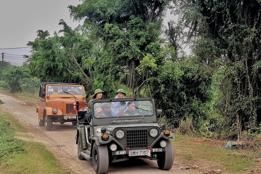 Jeep tour: 3 days mountain retreat Mai Chau
