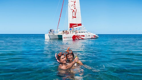 Croisière en catamaran au coucher du soleil à Lover's Rock avec cocktails