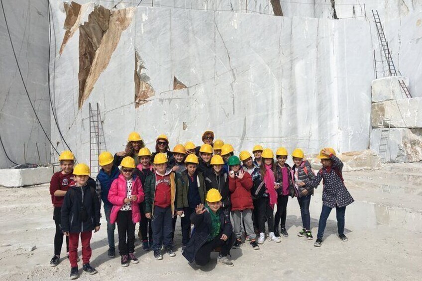 PRIVATE tour in Carrara marble quarries with 4x4 vehicles