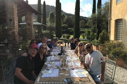 Wine tasting in Lucca with expert sommelier