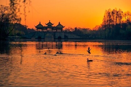 Half-day Private Yangzhou Sunset Tour with Boat Ride