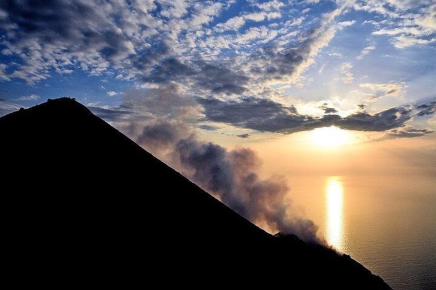 Sunset Trekking on Stromboli - Ashàra Volcanological Guides