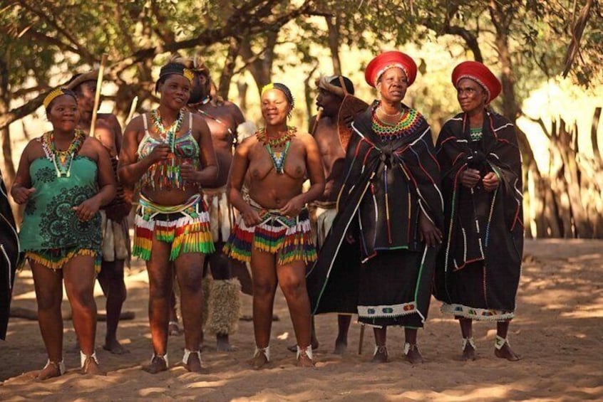 Private Guided Cultural Day Tour of Zulu Village & PheZulu Safari Park