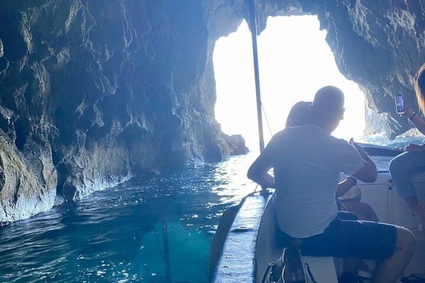 Excursion around Ortigia Island and sea caves
