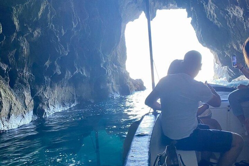 Excursion around Ortigia Island and sea caves