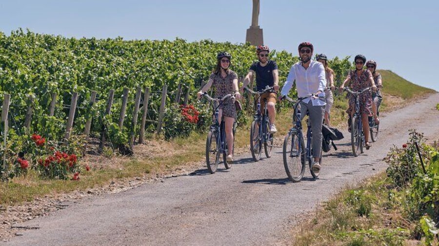 From Epernay Full day Electric bike Champagne and lunch