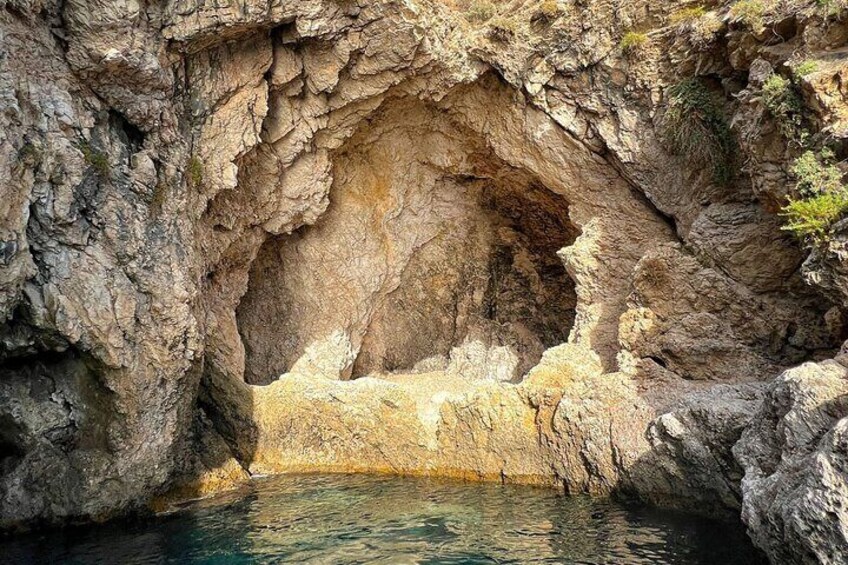 Boat tour Giardini Naxos Taormina Isola Bella Blue Grotto