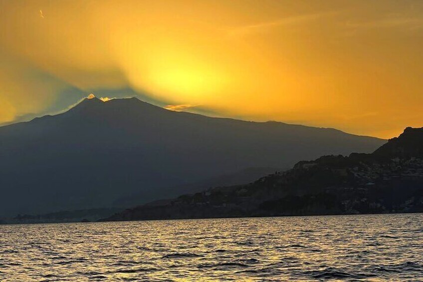 Boat tour Giardini Naxos Taormina Isola Bella Blue Grotto