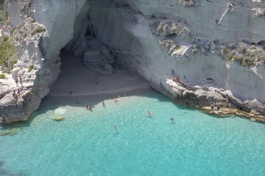 PRIVATE BOAT TOUR. Top experience from Tropea to Capo Vaticano - up to 9 people
