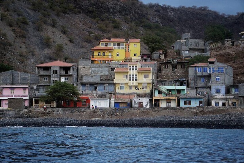 Santiago Island: Boat Trip to the Cave, Snorkeling and Barbecue on the beach