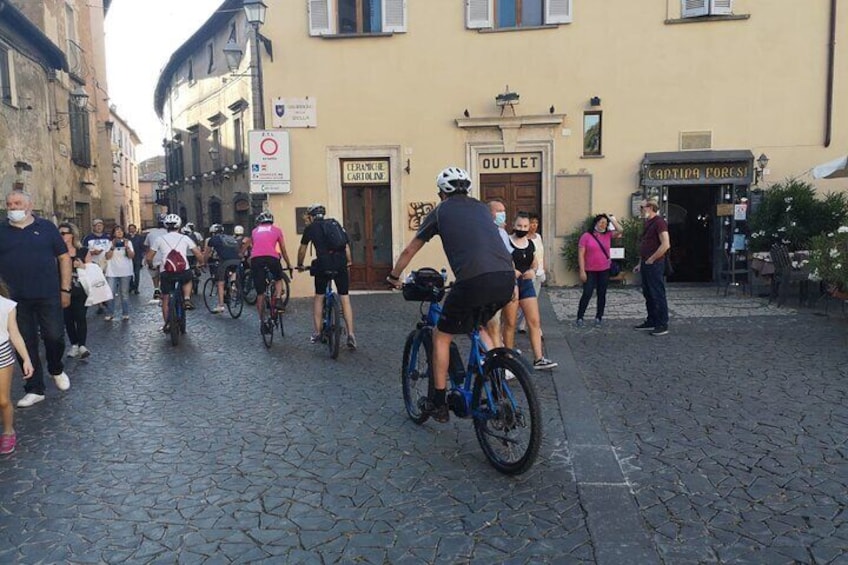 E-bike tour in Orvieto in small group: history, culture with lunch or dinner