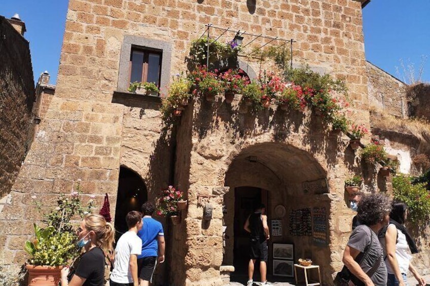 E-bike Experience in small group from Orvieto to Civita and beyond, with lunch