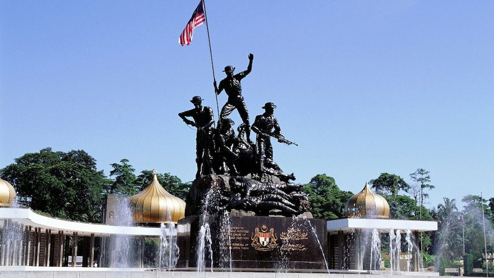 statue of soldiers in kuala lumpur